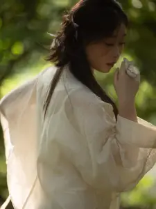 Qiu Qiu: Gentle Grace in Nature - Inspiring YiTuYu Vol.8828 Collection - image 4