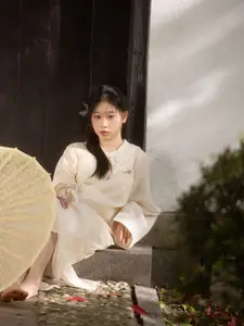 Qiu Qiu: Gentle Grace in Nature - Inspiring YiTuYu Vol.8828 Collection - image 5
