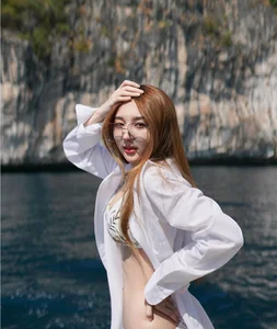 Thai Social Media Sensation Turns Heads With Bold and Alluring Fashion Statements - image 3