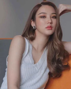 Thai Social Media Icon Captivates 5 Million Fans with Sophisticated New Look - image 2