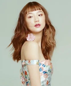 Thai Social Media Icon Captivates 5 Million Fans with Sophisticated New Look - image 7