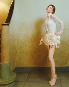 Ninh Duong Lan Ngoc: Vietnam's "Showbiz Darling" Flaunts Stunning Long Legs and Exquisite Fashion. - image 7