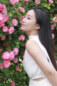Contemporary Charm: YiTuYu Art Language Vol.6924 Featuring Jing Zi Jinns - image 2