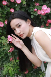 Contemporary Charm: YiTuYu Art Language Vol.6924 Featuring Jing Zi Jinns - image 6