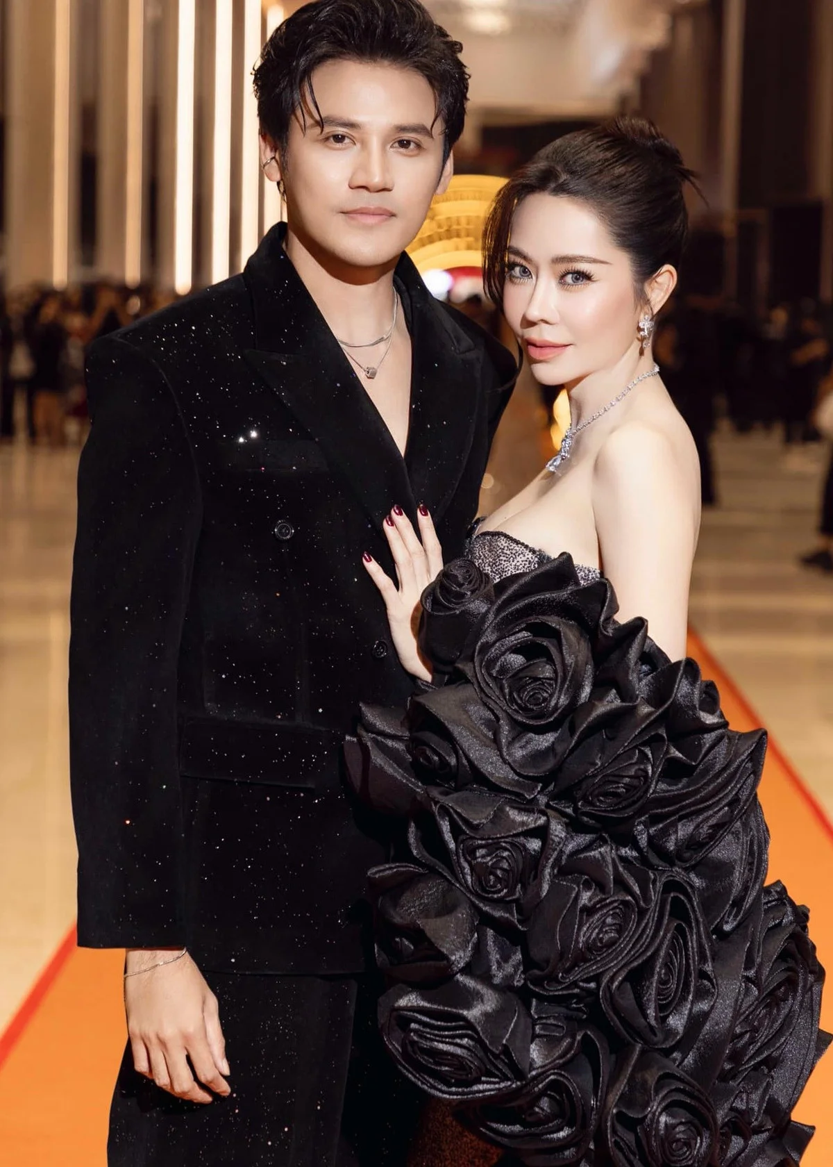 Tieng Set Trong Mua Actress Embraces Maternity Style with Glamorous Pregnancy Photoshoot