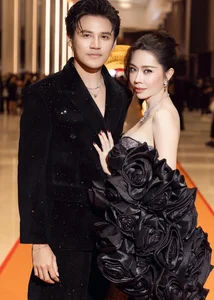Tieng Set Trong Mua Actress Embraces Maternity Style with Glamorous Pregnancy Photoshoot - image 0