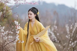 Artistic Portraiture: YiTuYu Art Language Vol.6879 Featuring Xu Jin Huan - image 2