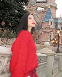 The Captivating Charm of Saigon’s Internet Goddess: A Journey of Beauty - image 1
