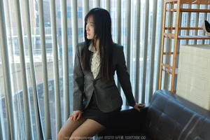 Sophisticated Style in IESS No.1633 featuring Wan Ping - image 13