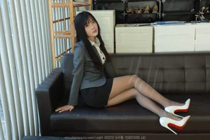 Sophisticated Style in IESS No.1633 featuring Wan Ping - image 56