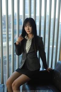 Sophisticated Style in IESS No.1633 featuring Wan Ping - image 62