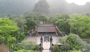 Discovering the Ancient Royal Stone Beds of King Dinh Tien Hoang Temple in Ninh Binh - image 2