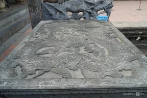 Discovering the Ancient Royal Stone Beds of King Dinh Tien Hoang Temple in Ninh Binh - image 4