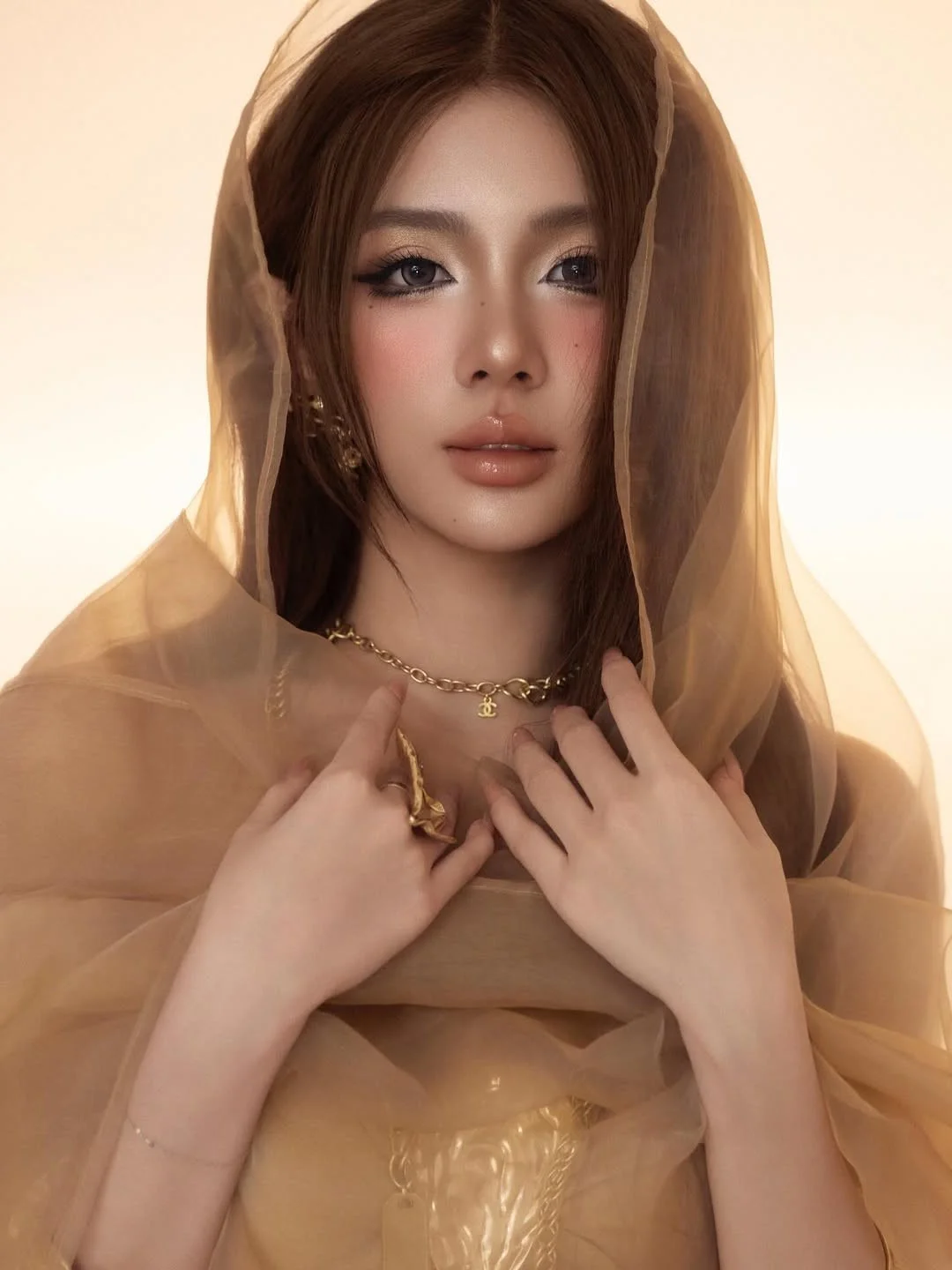 Stunning Egyptian Goddess Transformation: A Captivating Beauty Gallery of Modern Elegance