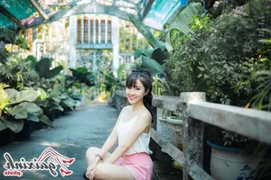 The Radiant Charm of Hue Chau: Exploring the Captivating Style of a Social Media Sensation - image 15