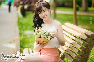 The Radiant Charm of Hue Chau: Exploring the Captivating Style of a Social Media Sensation - image 18