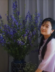 The Timeless Beauty of Actress Thu Nga from Phía Trước Là Bầu Trời - image 1