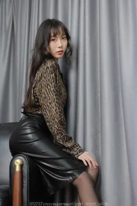 IESS Tuan Tuan Golden Leopard Print Fashion Showcase - image 13