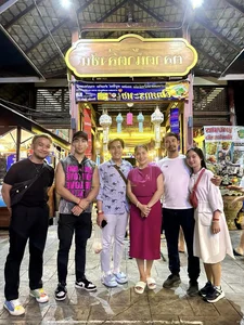 Tiết Cương and Wife Enjoy Romantic Getaway with Friends After Addressing Recent Rumors Involving Cát Tường - image 3