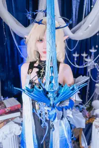 Fleurdelys Wuthering Waves: Pyon's Captivating Mature Elf Cosplay - image 2