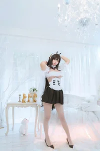 Stunning Azur Lane Indomitable Maid Cosplay by Meng Ya Er o0 – Elegant Anime Inspired Photoshoot Collection - image 7