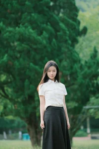 YiTuYu Art Language Vol.7824: Exploring the Aesthetic of Hu Die Mei Mei - image 4
