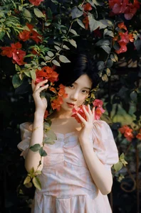 YiTuYu Art Language Vol.6836: A Visual Journey with Model Zi Qing - image 20