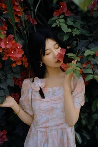 YiTuYu Art Language Vol.6836: A Visual Journey with Model Zi Qing - image 5