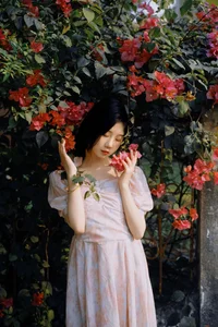 YiTuYu Art Language Vol.6836: A Visual Journey with Model Zi Qing - image 9