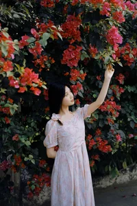 YiTuYu Art Language Vol.6836: A Visual Journey with Model Zi Qing - image 12