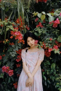 YiTuYu Art Language Vol.6836: A Visual Journey with Model Zi Qing - image 16