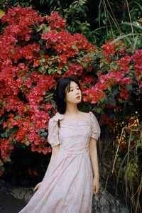 YiTuYu Art Language Vol.6836: A Visual Journey with Model Zi Qing - image 13
