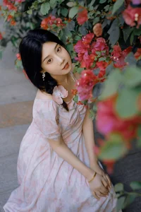 YiTuYu Art Language Vol.6836: A Visual Journey with Model Zi Qing - image 6
