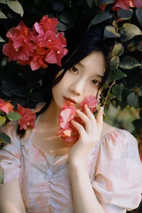 YiTuYu Art Language Vol.6836: A Visual Journey with Model Zi Qing - image 19