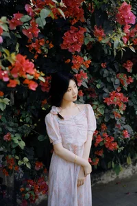 YiTuYu Art Language Vol.6836: A Visual Journey with Model Zi Qing - image 15