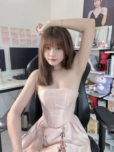 Quang Linh Vlogs and the Viral Mystery: Identifying the Influencer in the Spotlight - image 0
