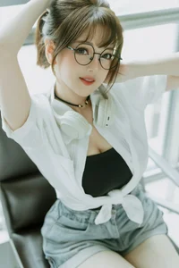Coser Trang Bit Tet shines with radiant beauty and natural charisma in her latest photoshoot - image 9