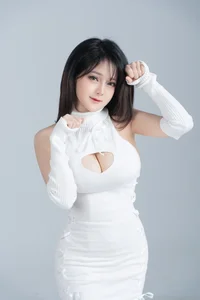 Coser Trang Bit Tet shines with radiant beauty and natural charisma in her latest photoshoot - image 11