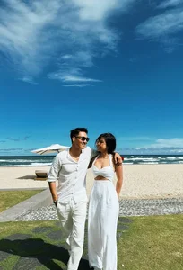 Celebrity Update: Manh Truong’s Romantic Moments and Phuong Oanh’s Stunning Post-Baby Transformation - image 4