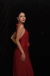 Supermodel Ky Han: Stunning Beauty & Slim Figure After Two Kids, Radiating Confident Allure - image 3