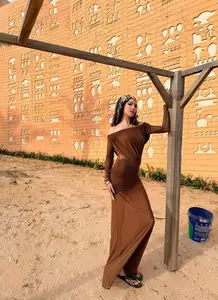 Supermodel Ky Han: Stunning Beauty & Slim Figure After Two Kids, Radiating Confident Allure - image 9