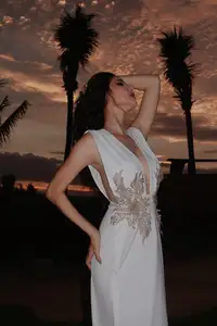 Supermodel Ky Han: Stunning Beauty & Slim Figure After Two Kids, Radiating Confident Allure - image 2