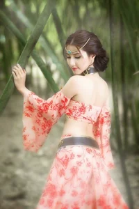 Exquisite Beauty Gallery of Vietnamese Actress Vu Pham Diem My: Timeless Elegance and Style - image 9