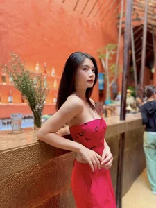 Stunning League of Legends Cosplay: The Artistry and Charm of the 'Dimpled Hot Girl' - image 6