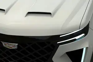 Stunning Cadillac Escalade ESV 2025: The Ultra-Luxury SUV Pricier Than Lamborghini Urus! - image 10