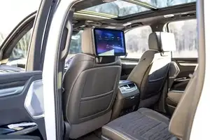 Stunning Cadillac Escalade ESV 2025: The Ultra-Luxury SUV Pricier Than Lamborghini Urus! - image 4