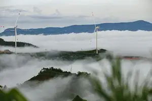 Cloud Hunting Khe Sanh: Romantic Couple Embraces Majestic Clouds & Wind Turbines - image 4