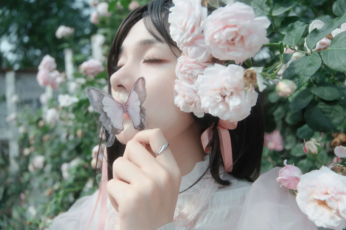 Visual Poetry: YiTuYu Art Language Vol.7076 Featuring Yi Zhi Mu Yao Yao