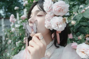 Visual Poetry: YiTuYu Art Language Vol.7076 Featuring Yi Zhi Mu Yao Yao - image 0
