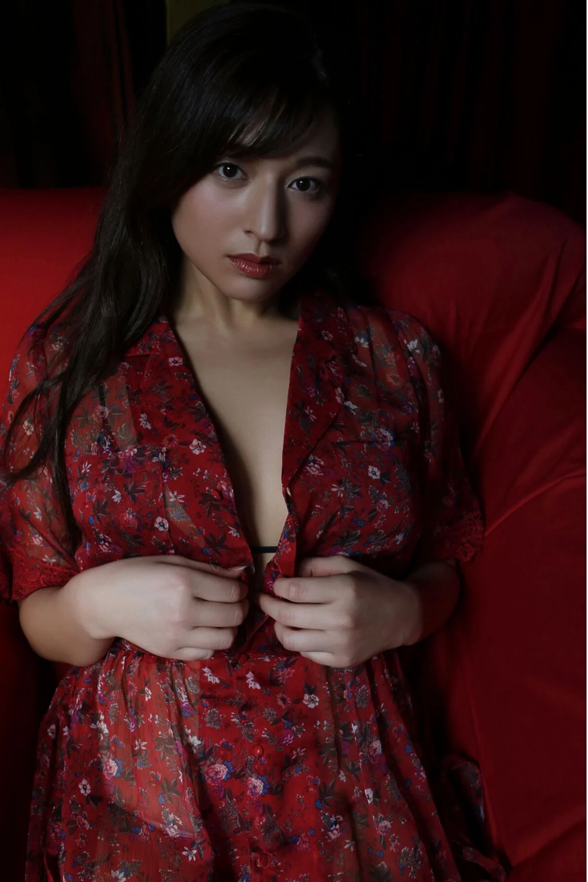 Kana Tokue - Red Lips Japanese Gravure Collection (82P)